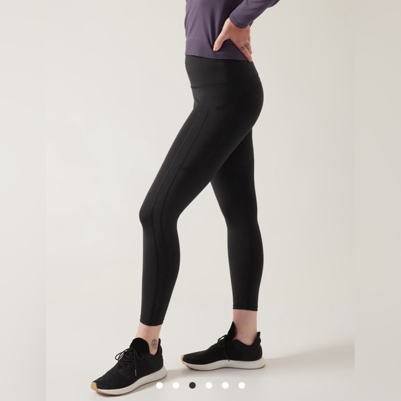 Athleta Ultimate Stash High Rise 7/8 Tight - Picture 6 of 9